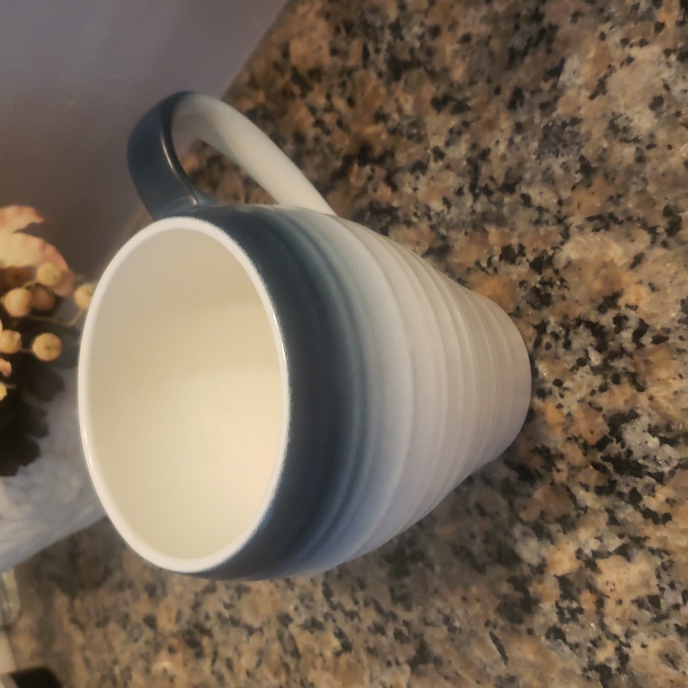 Mikasa 2 Mugs Vintage Ombre White and Blue with Ribbed Texture